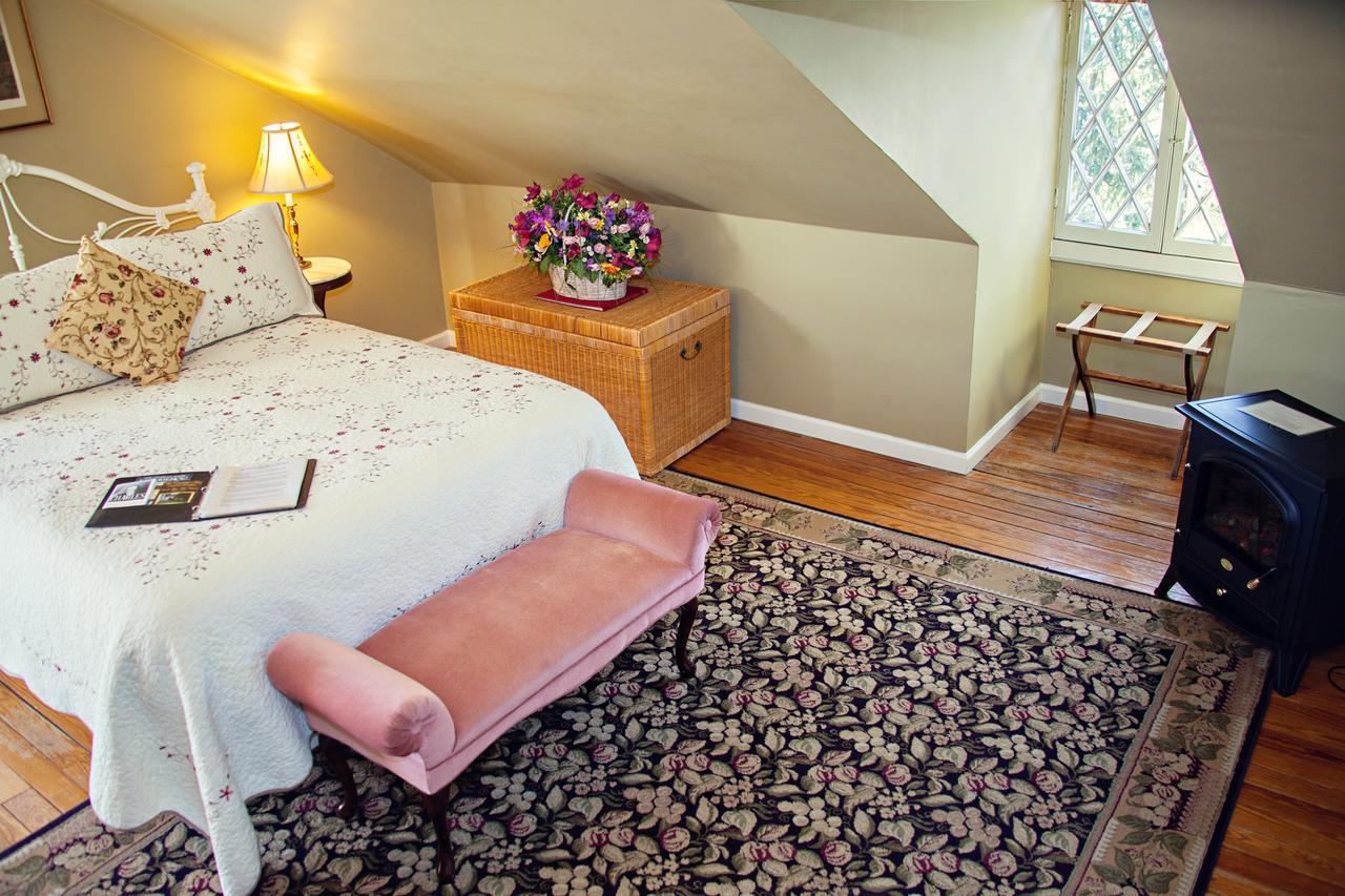 The Carriage Inn Bed And Breakfast Charles Town Δωμάτιο φωτογραφία
